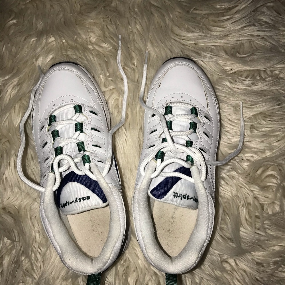 Easy spirit running shoes
